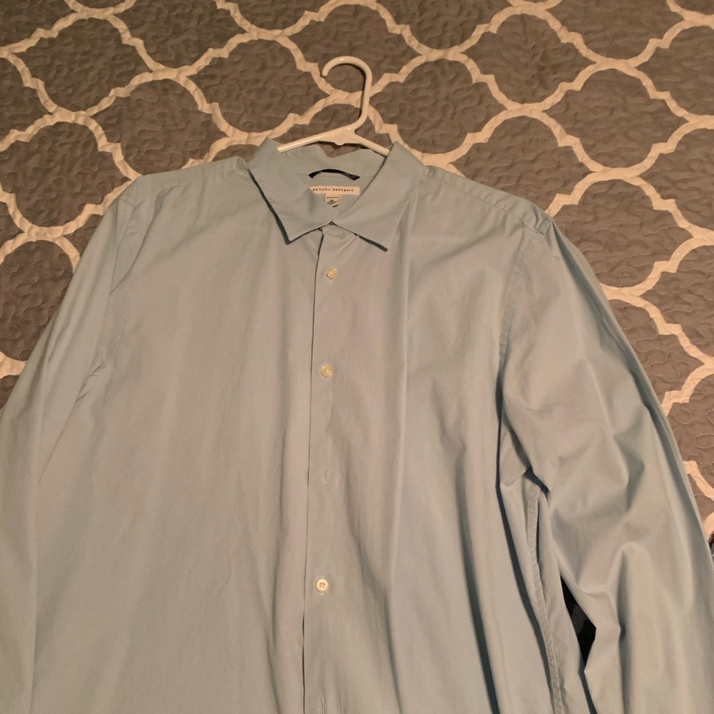 3 for $20 Banana Republic stretch men’s dress shirt